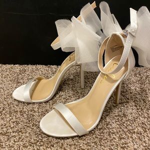 LuLus bow heels